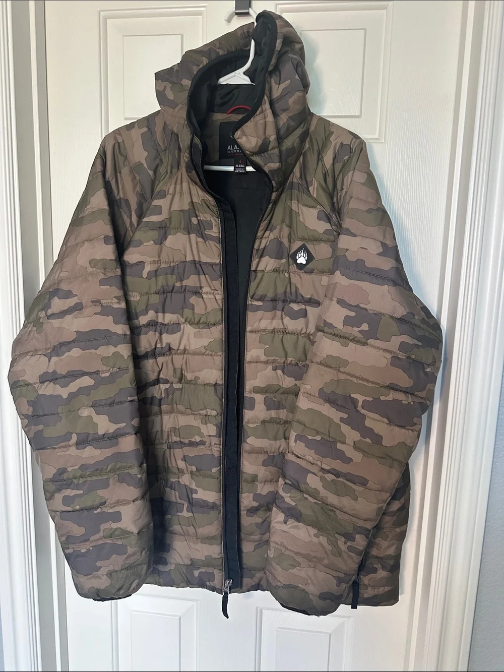 Duluth Trading Co Camouflage Quilted Insulated Puffer Jacket in Green and Brown